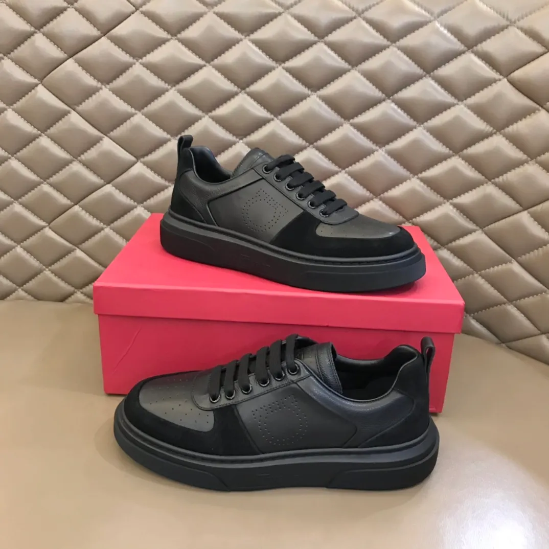 p420 "Salvatore Ferraga**" men's low-cut fashion sneakers. This casual shoe has a novel structure and is made of soft calfskin. The contrasting color elements on the upper highlight the bold and avant-garde atmosphere. The first-layer cowhide lining is high-end and comfortable. Energetic and fresh, these shoes can be worn with casual looks or add a touch of street style to elegant trousers.  Size: 38-44